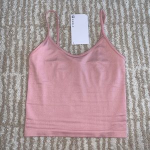 Marlowe Seamless Chopped Tank. 💗